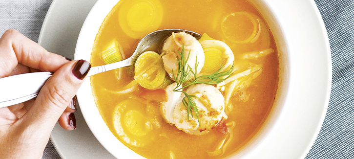 Paprikasoep met prei en coquilles