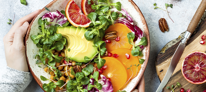 Buddhabowl met kikkererwten, pecannoten en granaatappelpitjes