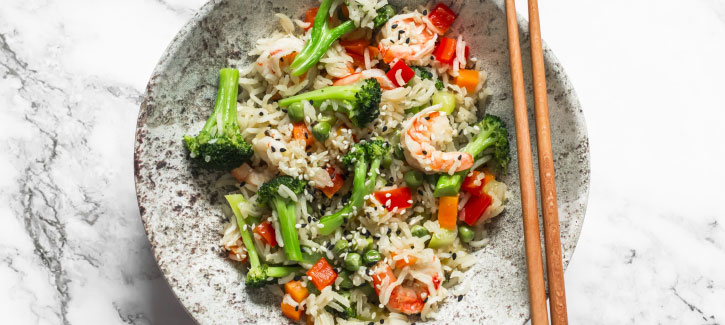 Zilvervliesrijst met garnalen, broccoli en paprika