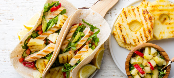 Mexicaanse wraps met kip en ananas