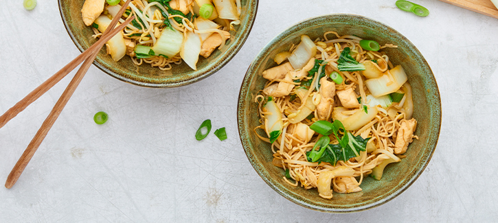 Chow mein met paksoi en bosui, koolhydraatarm recept