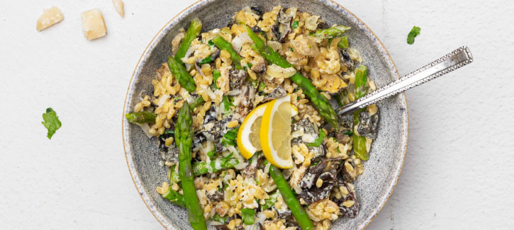 Vegetarische risotto met groene asperges
