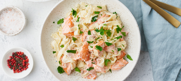Tagliatelle van koolraap met zalm