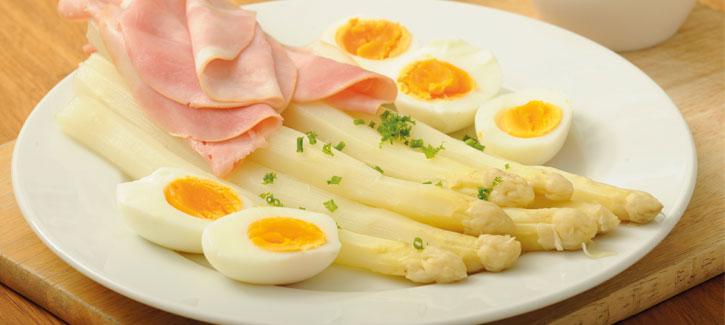 Asperges met ham en ei, koolhydraatarm recept