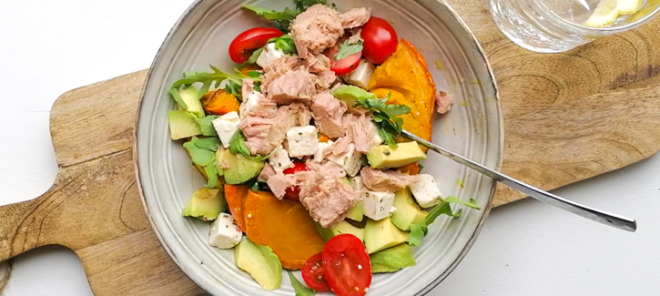 Salade met tonijn en geroosterde pompoen