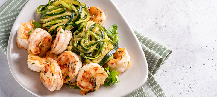 Courgetti met pittige knoflook-limoengarnalen