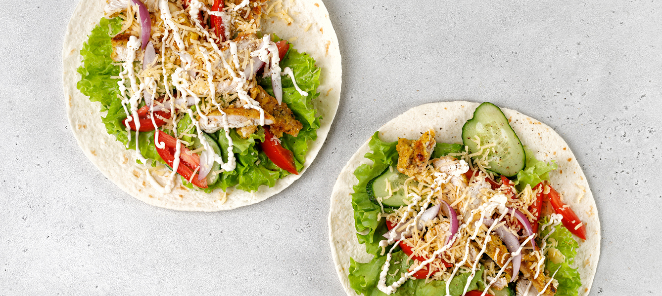Wrap met kipfilet en yoghurt-knoflookdressing