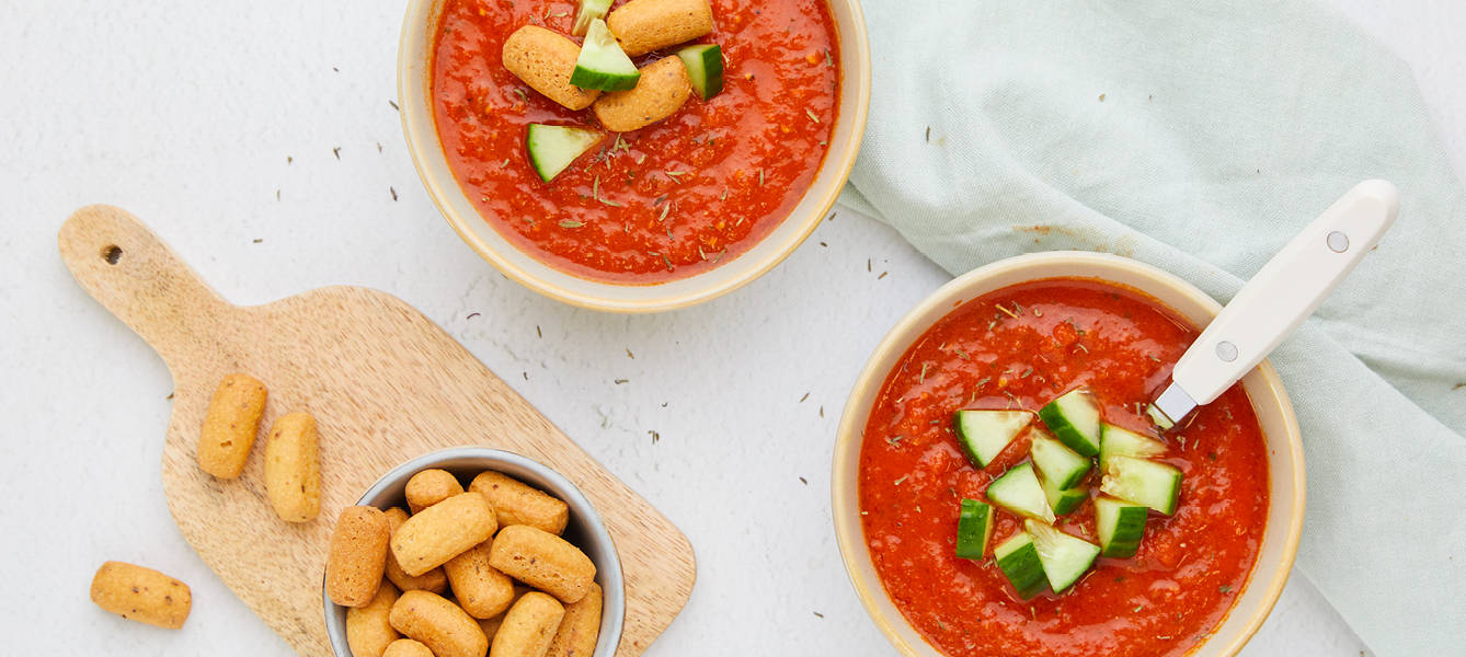 Gazpacho met grissini oregano, koolhydraatarm recept